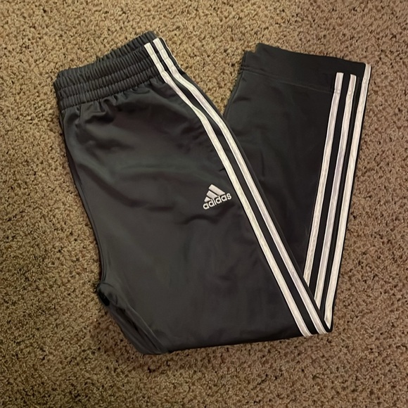 Adidas track suit - Picture 5 of 6